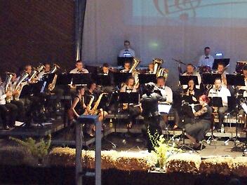 In sehr stimmungsvoller Atmosphäre präsentierte der Musikverein Dankenfeld sein Frühlingskonzert im Oberaurach-Zentrum in Trossenfurt. Foto: Sabine Weinbeer