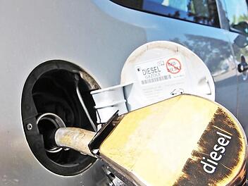 Der Dieselmotor ist als Kraftstoff sparende Technologie noch immer beliebt bei Autofahrern, die viel unterwegs sind.  Foto: Andreas Oswald