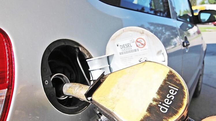 Der Dieselmotor ist als Kraftstoff sparende Technologie noch immer beliebt bei Autofahrern, die viel unterwegs sind.  Foto: Andreas Oswald