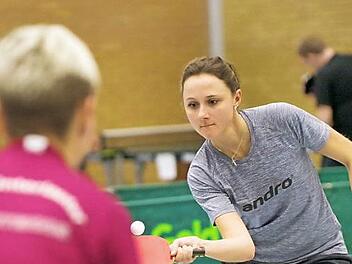 Hatte wesentlichen Anteil am Auswärtserfolg des TTC Tiefenlauter in Hösbach: Christiane Gerstlauer. Am 8:6-Erfolg war sie mit dem Gewinn ihrer drei Einzel und des Doppels mit Sabine Wöhner beteiligt. Foto: Hans Franz