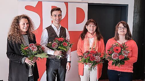 Diese SPD-Kandidaten wurden nominiert (v. l.): Alexandra Prechtel (Listenkandidatin für den Landtag), Richard Schmidt (Direktkandidat für den Landtag), Gerlinde Kraus (Bezirkstags-Direktkandidatin) und Bettina Drummer (Listenkandidatin für den Bez...