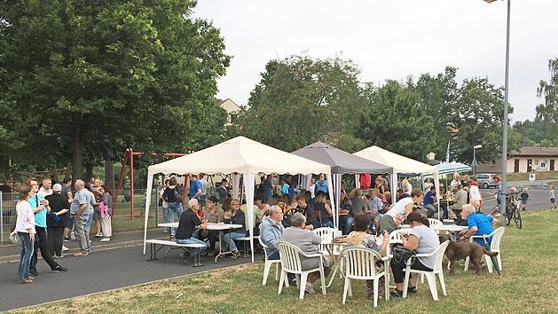 Sehr gut besucht war das Sommerfest auf dem B&uuml;rgerplatz im Bad Kissinger Stadtteil Nord-Ost.  Foto: Alexander Koller
