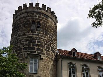 Die ehemalige Sonntagsschule - inklusive "Hexenturm" - ist von der Gemeinschaft Stadtbild erworben und zuletzt liebevoll saniert worden. Foto: Oliver Schmidt