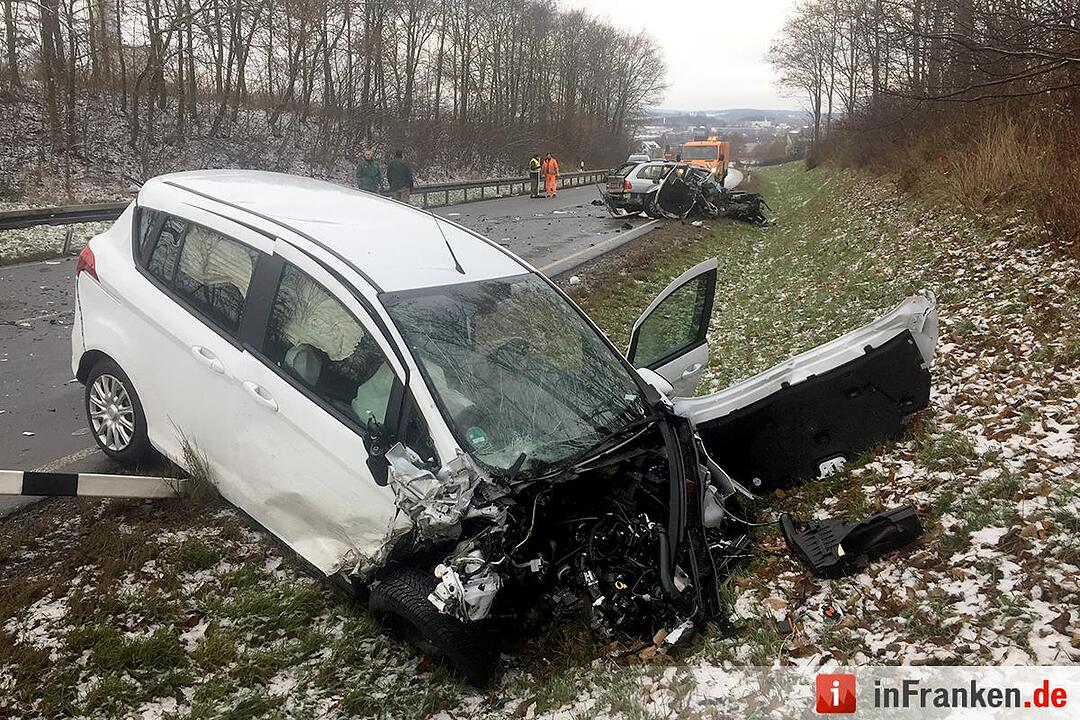 Frontalkollision auf B15 bei Döhlau
