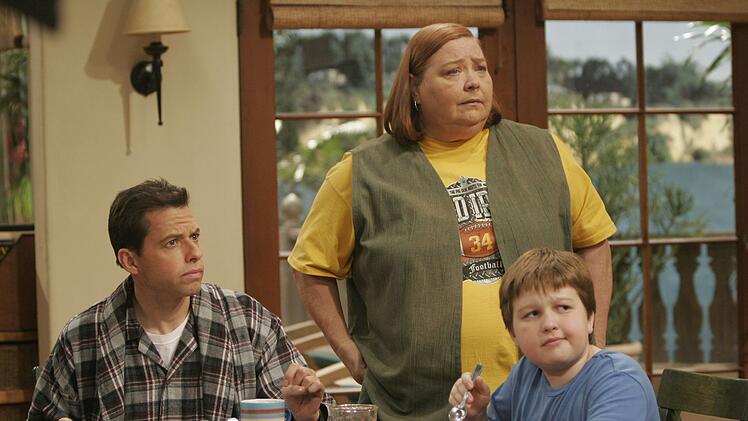 Charlies Haush&auml;lterin Berta (Conchata Ferrell) hat immer einen lockeren Spruch auf den Lippen.