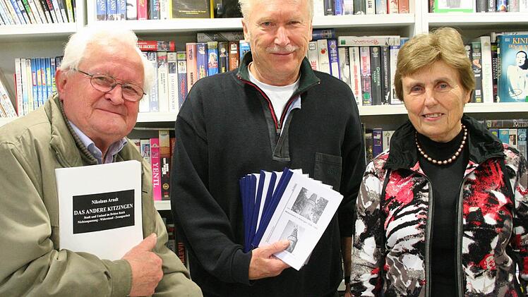 Autor Nikolaus Arndt, Siegfried Eschner vom Medienzentrum und Liddy Lenner, eine Tochter Joseph Egners.  Foto: Sabine Paulus