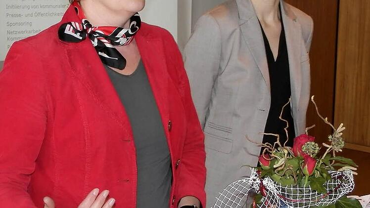 Andrea Fahrnholz und Susanne Schwab stellten die Zielsetzungen, die Aufgaben und die Partner des "Netzwerkes Steigerwald" vor. Foto: Rainer Fritsch
