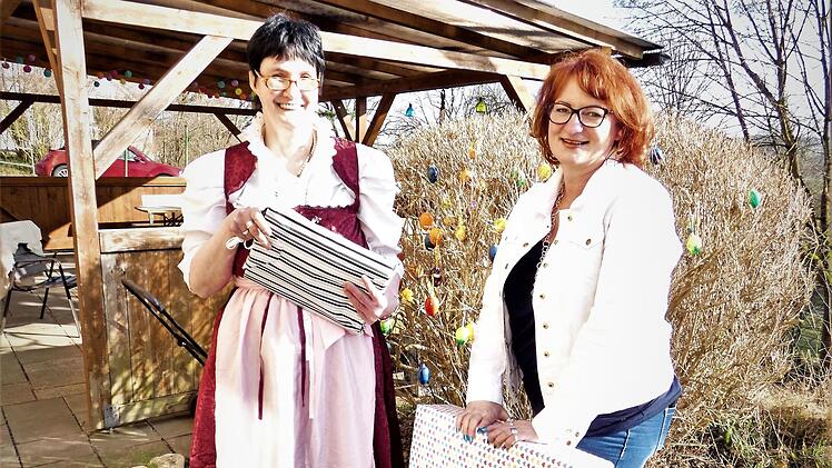 Pia Aßmann (rechts) hat im Sommer 2020 die Betreuung von Claudia übernommen, die kürzlich 55. Geburtstag feierte.