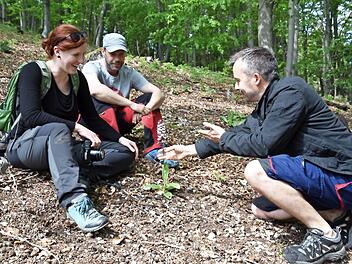 Die Naturpark-Ranger (v. l.) Anna-Lisa Haber, Jan van der Sant und Oliver Kreß laden zu Entdeckungs-Touren in der Heimat ein.  Foto: Heike Schülein