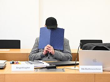 Deggendorf: Dreifachmord-Prozess legt Leid der Angeh&ouml;rigen offen