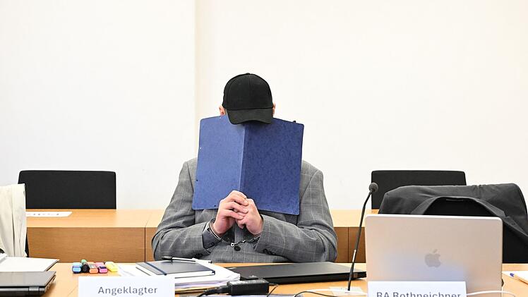 Deggendorf: Dreifachmord-Prozess legt Leid der Angeh&ouml;rigen offen