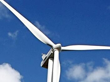 Das Verwlatungsgericht Würzburg stoppt die weitere n Planugnen für drie Windräder in Bad Bockelt.