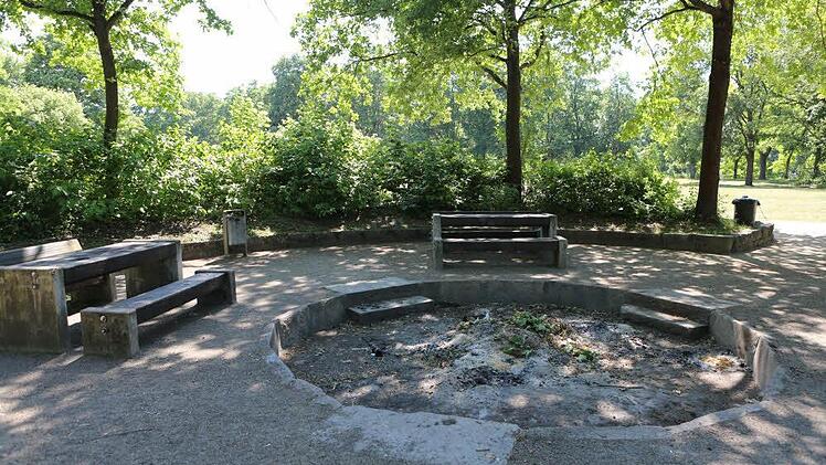 So sieht die offizielle Feuerstelle an der Jahnwiese aus. Foto: Barbara Herbst