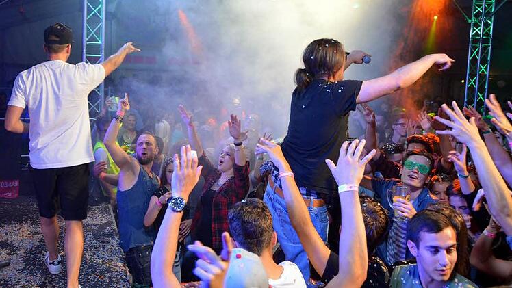 Gute Stimmung beim FC in Fuchsstadt mit "Die Atzen". Foto: Peter Rauch