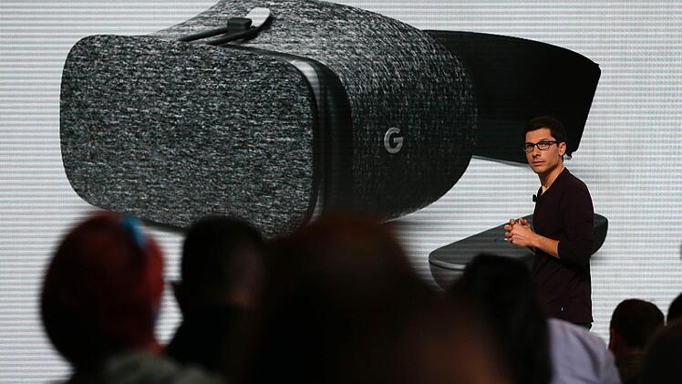 Clay Bavor, Googles Produktchef bei der Präsentation  Foto: John G. Mabanglo, dpa