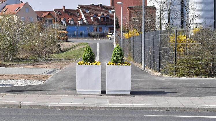 Die Zufahrt zur Erlichstraße ist nur für Fußgänger und Radler frei. Foto: Ronald Rinklef