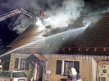 Neben der Feuerwehr Hollfeld war auch die Wehr Thurnau mit der Drehleiter im Einsatz.