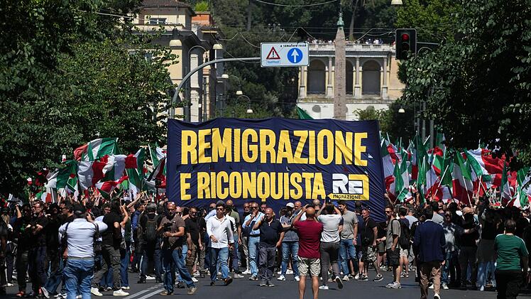 Demonstration &laquo;Remigration und R&uuml;ckeroberung&raquo; in Rom