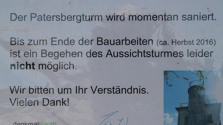 Die Sanierung des Patersbergturms bei Veitlahm geht dem Ende entgegen. Foto: Jürgen Gärtner