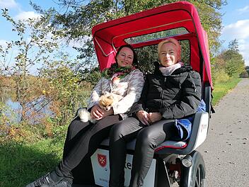 Bamberg: Malteser fahren Senioren mit Rikscha durch die Stadt - "Fahrgäste sind begeistert" Bamberg: Malteser fahren Senioren mit Rikscha durch die Stadt - "Fahrgäste sind begeistert"