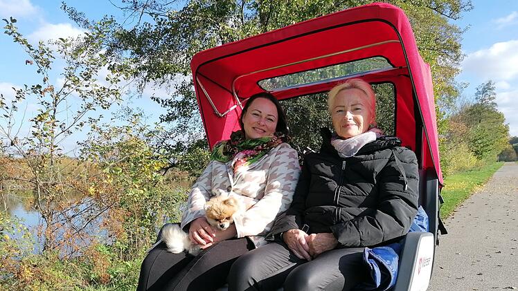 Bamberg: Malteser fahren Senioren mit Rikscha durch die Stadt - "Fahrg&auml;ste sind begeistert"
