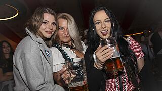 Es spielten die "Kasendorfer Musikanten" und "Die Wilderer".