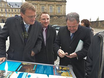 Andreas Starke, Martin Pöhner und Wolfgang Heubisch am Infotisch.  Fotos: Ronald Rinklef