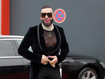 Harald Glööckler: Villa in der Pfalz wird verkauft - Das ist sein neuer Wohnort Harald Glööckler: Villa in der Pfalz wird verkauft - Das ist sein neuer Wohnort