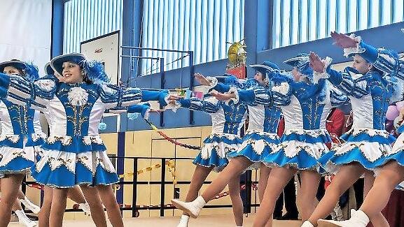 Die Blauen Husaren Garitz beim Faschingsausklang in der Bayernhalle im vergangenen Jahr 2025.