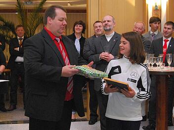 Lea Schneider wurde für ihre besonderen sportlichen Leistungen ausgezeichnet  Foto: Horst Conze