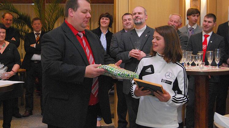 Lea Schneider wurde für ihre besonderen sportlichen Leistungen ausgezeichnet  Foto: Horst Conze