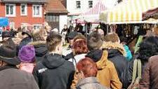 Tausende von Besuchern kamen zum 30. Prölsdorfer Ostermarkt 2016. Die Veranstaltung ist ein Magnet, der viele Menschen in den Steigerwald zieht. Foto: Klaus Schmitt