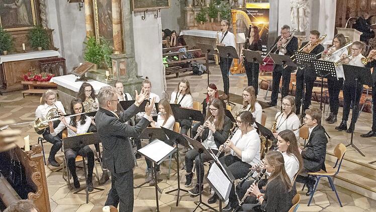 Die Mitwirkenden des Schulkonzertes überzeugten.  Foto: Bogendörfer