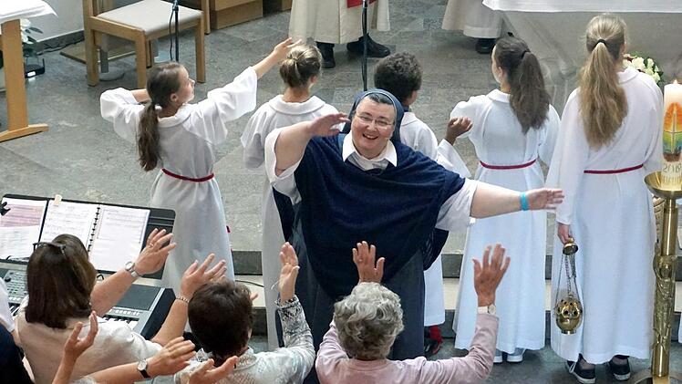 Schwester Teresa Zukic bewegt die Menschen - im übertragenen und im wörtlichen Sinn.    Foto: Richard Sänger