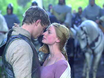 Die Königin seines Herzens: Edward IV, (Max Irons) mit Elizabeth Woodville (Rebecca Ferguson) Foto: 20th Century Fox