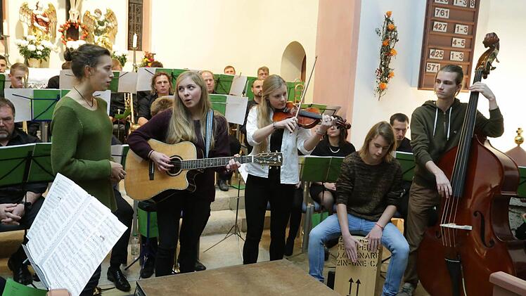 Romana Riedel, Antonia Pospiech, Lena Thiem, Marius Tuffner und Johannes Gerwien sind das Projekt BMB. Foto: Franz Galster