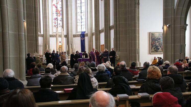 Eindrücke von der Wahl im Sonntagsgottesdienst in der Herz-Jesu-Stadtpfarrkirche. Foto: Ralf Ruppert