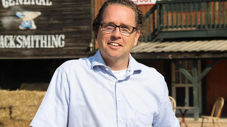 Der Chef des Freizeitparks Schloss Thurn reitet nun auch für die CSU im Kreis Forchheim voraus: Benedikt Graf Bentzel. Foto: Michael Gründel