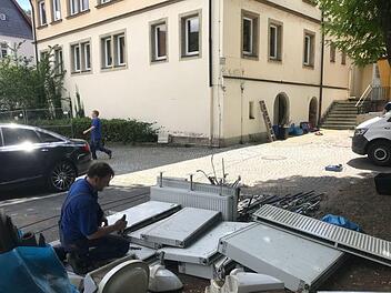 Die alten Heizkörper und Waschtische sind schon ausgebaut: Seit einigen Wochen laufen im Hauptgebäude der Volkshochschule in der Bauergasse die umfangreichen Sanierungsarbeiten.Stadt Kulmbach