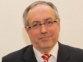 Der ehemalige Hammelburger Zahnarzt, Dr. Günter Schneider, ist im Alter von 74 Jahren plötzlich gestorben.  Kultusministerium