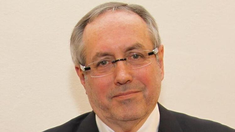 Der ehemalige Hammelburger Zahnarzt, Dr. Günter Schneider, ist im Alter von 74 Jahren plötzlich gestorben.  Kultusministerium