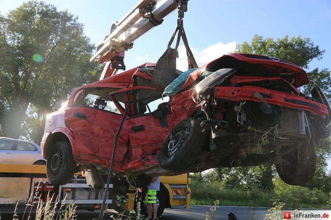 Schwer Unfall auf B470 bei Dachsbach