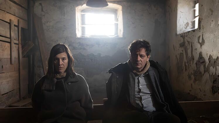 Dass Chefinspektorin Acham (Pia Hierzegger) und Leo Fuhrmann (Fritz Karl) einmal im selben Boot - oder Stall - sitzen w&uuml;rden, hatten sie sich so nicht vorgestellt.