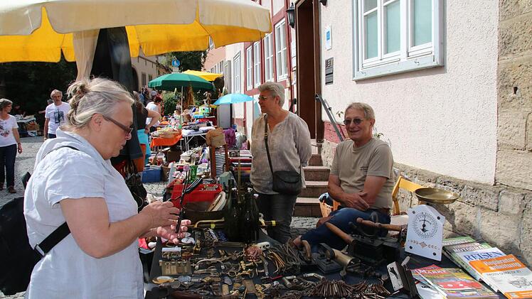 Auf dem Trödelmarkt. Foto: Heike Beudert