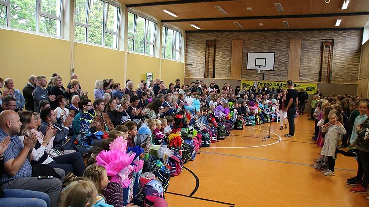 Eindrücke vom Auftakt in der Grundschule Poppenlauer. Foto: Ralf Ruppert