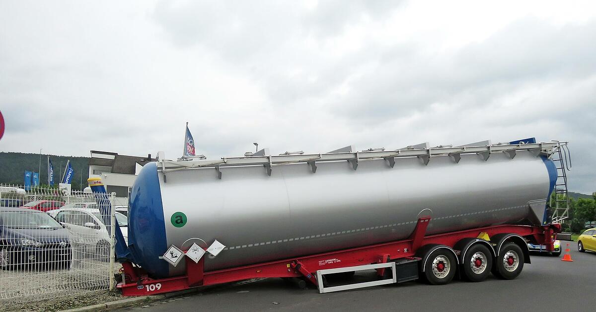 Sattelauflieger macht sich selbstständig