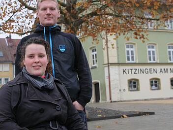 Ines und Max verbringen in den kommenden Jahren viel Zeit zusammen -  im Rathaus, bei "JungStil" oder im  Jugendcafé am Mainkai. Foto: Riegler