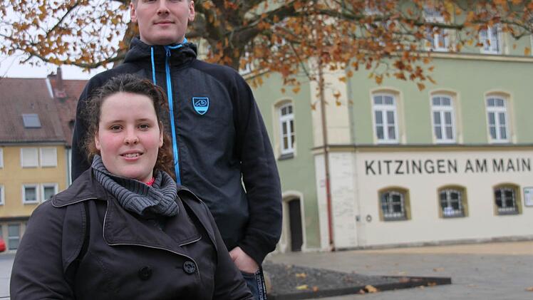 Ines und Max verbringen in den kommenden Jahren viel Zeit zusammen -  im Rathaus, bei "JungStil" oder im  Jugendcafé am Mainkai. Foto: Riegler