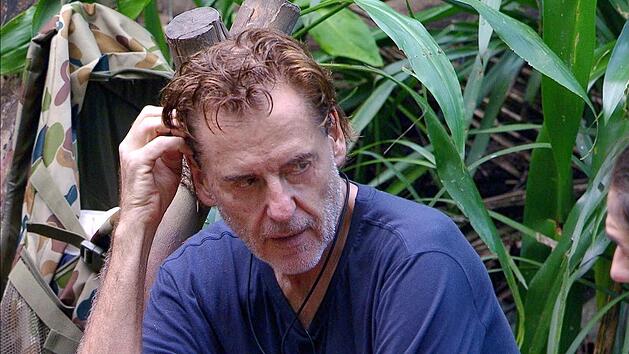 Sportmoderator J&ouml;rg Dahlmann erinnerte sich im Dschungelcamp an seine Darmkrebserkrankung.