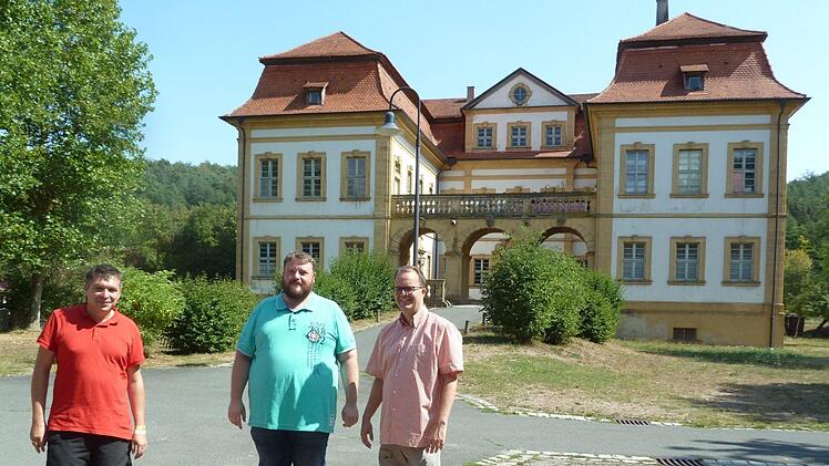 Station III: das Schloss Heilgersdorf  gehört der Stadt Seßlach.